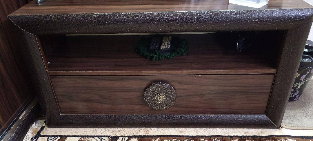 غرفة نوم للبيع خمس قطع شرط النظافه مع الدوشك  من جوه حديد مو چك السعر ٤٠٠ الف وبيها مجال مكان عرفه رقم الهاتف 
***********
