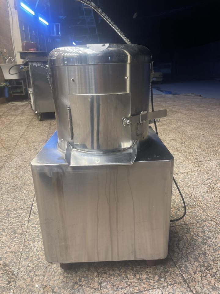 قشارة بطاطا + قطاعة للبيع كلش نظيفات استخدام قليل رايدهن ب 500 الف للاستفسار ***********
