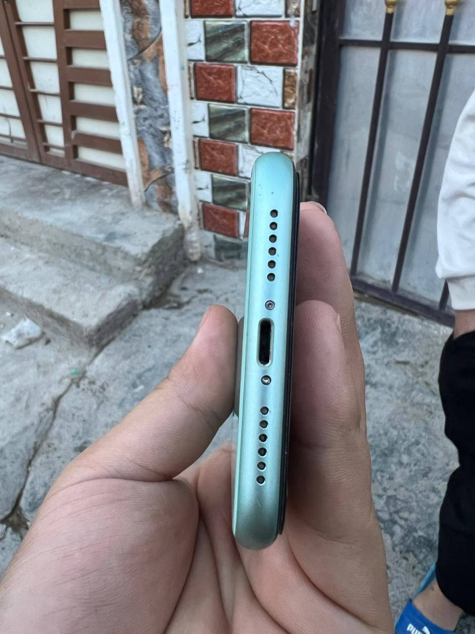 سلام عليكم آيفون 11 عادي بطاريه83 ذاكره 128 الجهاز مامفتوح بي برغي وتر جهاز مفتوح تخطي سيمكرت واكف  نضافه فول سعره 160 الف رقم فقط وادساب  مكاني بغداد ***********
