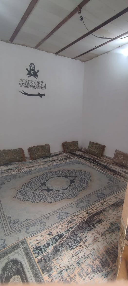 بيت 75 متر تجاري على شارع الكيات
بنات جديد الواجهه الواجهه 12 ونص غرفه استقبال صاله مطبخ عالي عن الشارع سعر 37 مع المجال 

‏‪***********‬‏ تصال 

‏‪***********‬‏ واتساب
