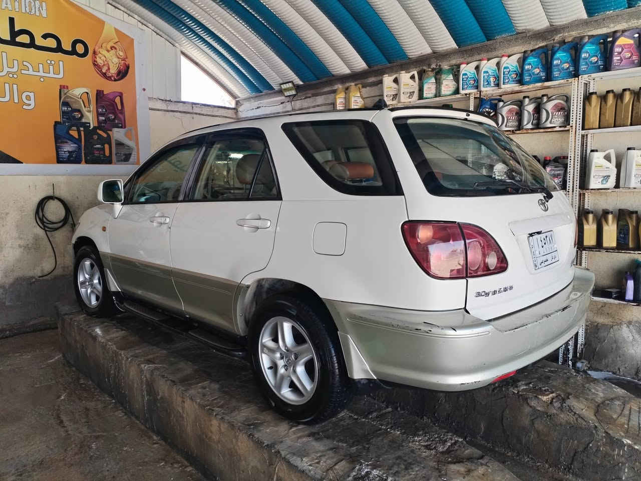 سلام عليكم تويوتا هارير موديل 2000 مكينه 6 سلندر افلون بلاد مكينه جديده حاويه شاده كير جديد حداديه 80 بلميه بدي مكفول كفاله عامه ضربه وصبغ شرط اضفر زنجار مابيه مري شفط 5 راكب دواخل جديده تحويل مباشر تبريد قطعتين.... سعره 75 الاستفسار اكثر اتصل  ***********
