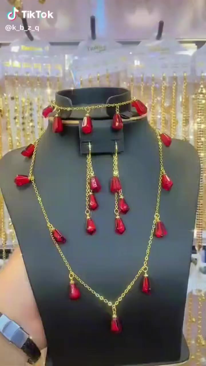 الموديل الأول واليجنن موديل حب الرمان متكون من ٣ قطع تراجي وسوار ومداليا 😊 يم كوزمتك لارين كلشي تلكين 😇 😇 متوفر توصيل داخل النجف وجميع لمحافضات #عاجل #نسائي #شرط الأصلي #للحجزوالاستفسار تواصل دايركت


**إذا كنت صاحب هذا الإعلان وتريد حذفه لأي سبب، رجاءا أرسل رسالة إلى الدعم الفني**