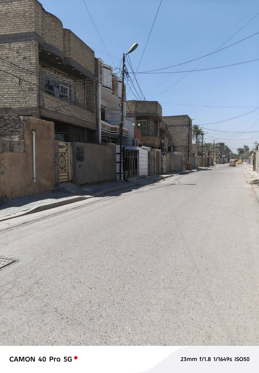 بيتِ 100متر طابقين جبها 6. تفاصيل البيت 3غرف نوم حمامين طابق ارضي وطابق ثاني ستقبال ومطبخ ومنور وصالة وغرفة جوة الصطح شتايكر درج مرمر +محجر بياض كاشي مرمر استقبال البيت كلة جاهز ماعدة الواجهة الببت بناء جديد سعر 125مليون بي مجاال حگ الجية العنوان. بغداد الرصافة الثانية الكمالية بلبستان الشارع الرئيسي البيت ركن وتساب ***********
