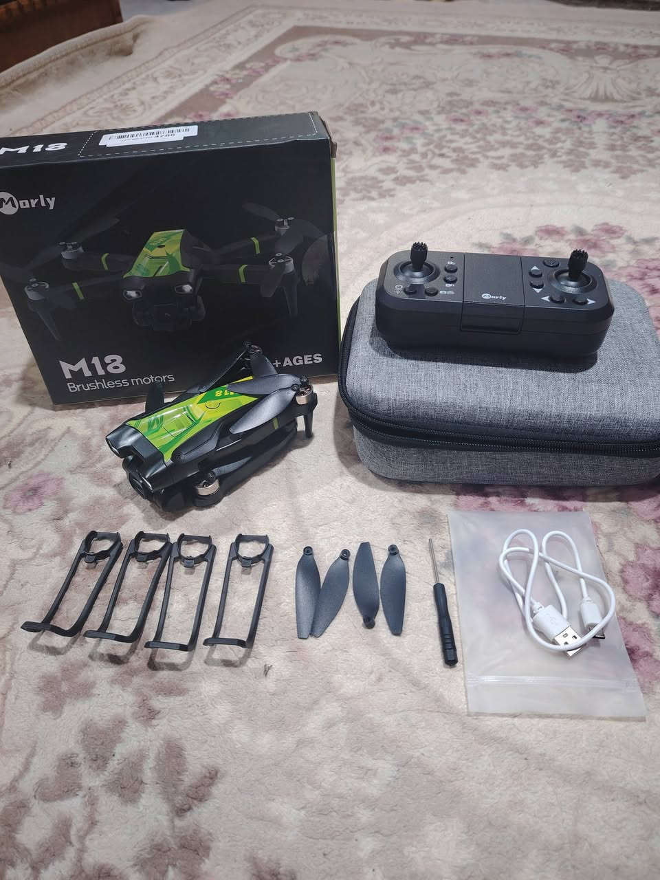 درون M18
كامره فول HD
محركات برشلز
نظام اتبعني
التحكم بلاشاره
ثلاث سرع
تحديد المواقع بلتدفقق البصري
ارتفاع ١٠٠
مدا ٤٠٠ متر
السعر ٣٥ الف
*********** وات ساب يوجد توصيل
