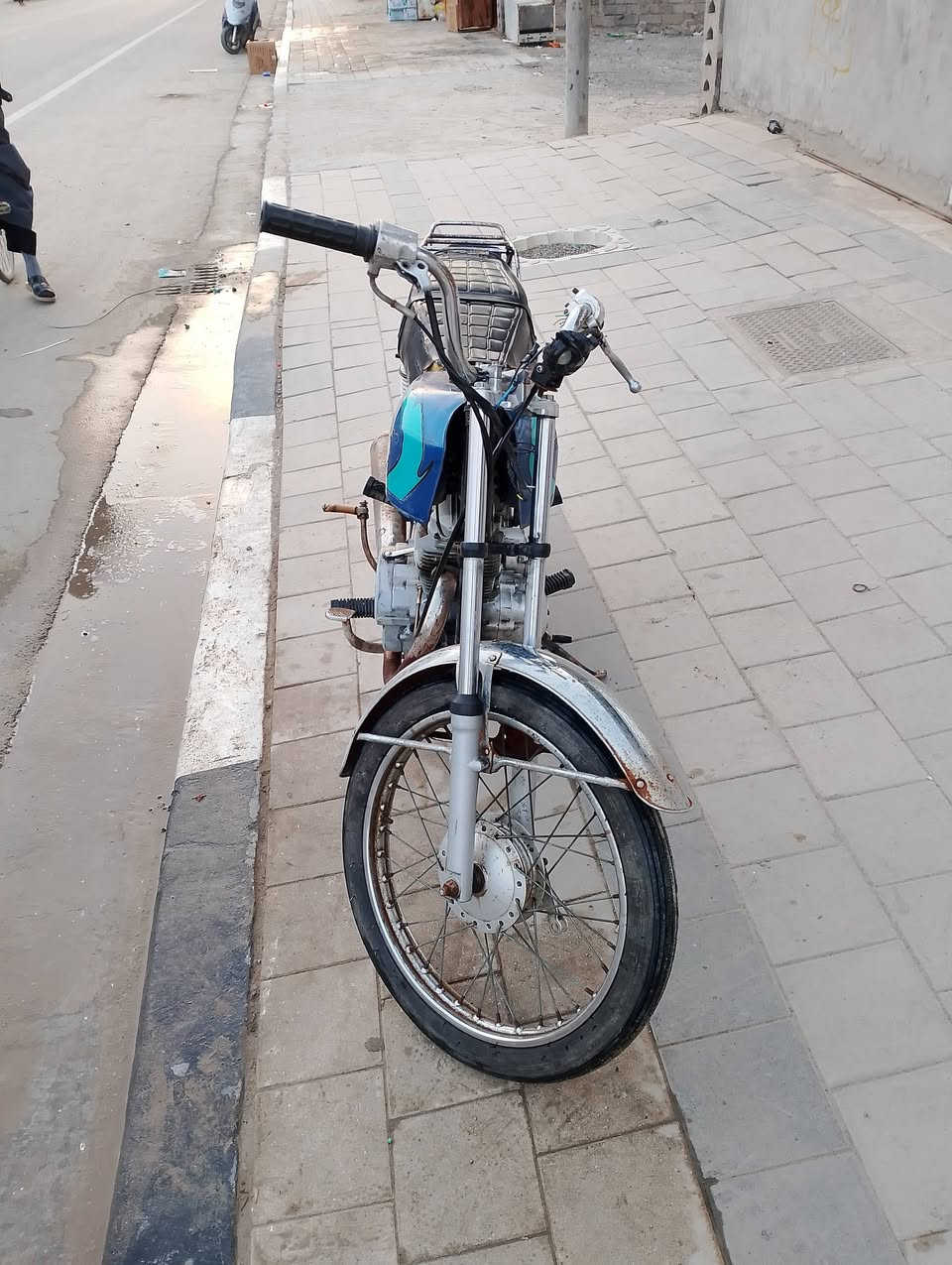 سلام عليكم دراجه ايراني دراجه مال شقل بيه خيط تبخير سعره 225وبيه مجال مكاني قضاء الصادق رقمي ***********
