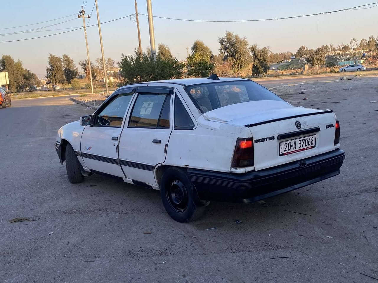 اوبل كاديت 
موديل  ١٩٩٢
سنويه جديد  2030
سنويه بسمي شرط تحويل 
باتري جديد
طايرات جديد 
سياره نقص مابيها 
كير محرك تحويل شرط 
محرك بغ 
بطاقه بنزين موجود
سعر 22مجال 
*********** كركوك, العراق
