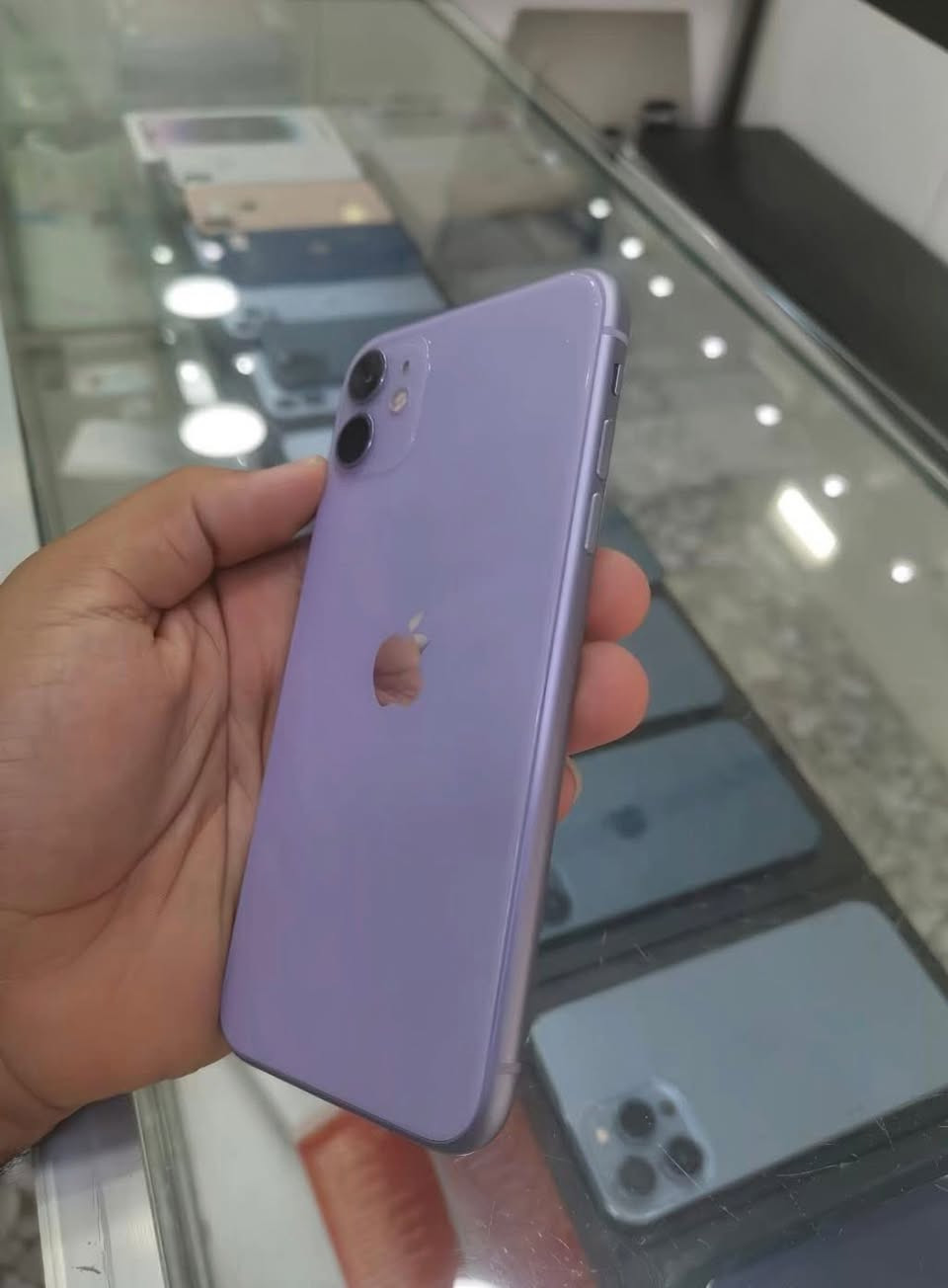 ايفون 11 عادي
64 جيجا 
70 بطاريه 
الجهاز مش مغير وتر بروف نموذج m
معاه حاجته كلها
السعر 6500 نهاية


**إذا كنت صاحب هذا الإعلان وتريد حذفه لأي سبب، رجاءا أرسل رسالة إلى الدعم الفني**