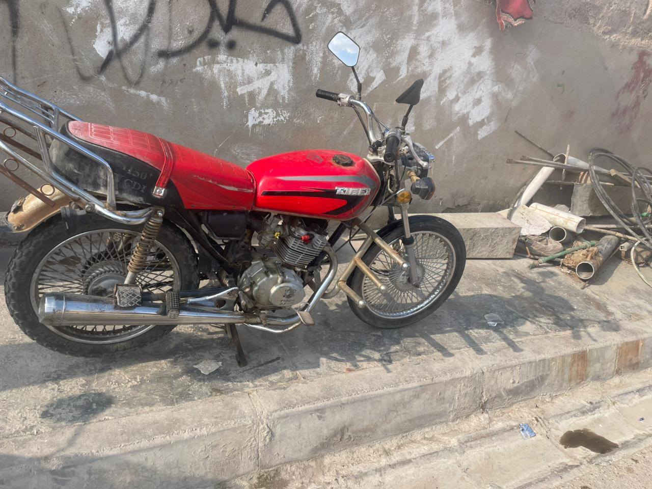 دراجه للبيع موديل ٢٣
السعر ٢٧٥
 ***********
