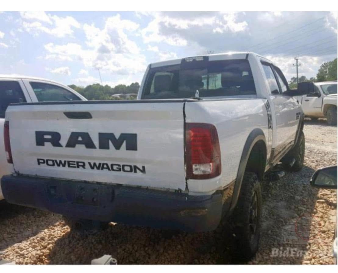 سلام عليكم 
للبيع رام باور واكن مديل 2018 
لو ابيض بدون صبغ بدون ايرباك صور الحادث بل منشور 
حجم 2500 فحل
سيارة نضيفة المكينة مكفولة
معلاية وكالة 
الممشى 54 الف كيلو
المكان كربلاء او النجف
السعر 182$
***********
