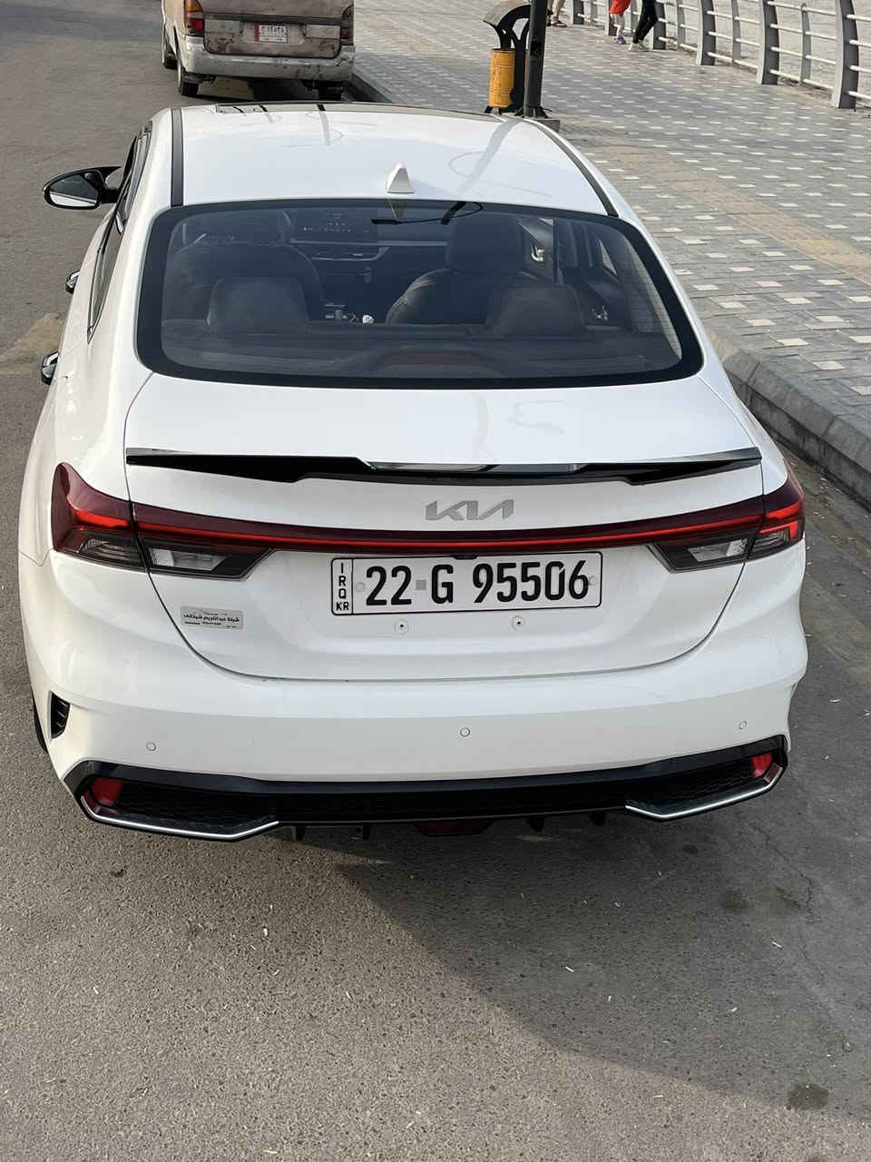 كيا K3 2024 — 

🌍 المدينة - بغداد – الكرخ

•   🛣️  المسافة المقطوعة    - 51 قابل للزيادة
------------------------------------------------------------ 
💰 السعر:       140 وبيها مجال بسيط
✅ المواصفات 
• الموديل: 2024
• المحرك: 1,500 دبل نوزلأداء ورياضي في استهلاك وقود معقول)
• الممشى: 51
• الوارد: صيني

• الويـل: 16 إنج 🛞
• نظام دخول وتشغيل بدون مفتاح + بصمة
• شاشة وسطية تعمل باللمس تدعم Apple CarPlay / Android Auto
• كاميرا خلفية + حساسات صف أمامية وخلفية
• كراسي قماش / جلد كهربائية (قد تتفاوت حسب الفئة الداخلية)
• تكييف أوتوماتيكي مزدوج المناطق
• أنظمة أمان مثل:
  • ABS + EBD
  • نظام الثبات الإلكتروني (ESP)
  • نظام التوزيع الإلكتروني للقوة
  • مراقبة ضغط الإطارات (TPMS)
• إضاءة LED نهارية / مصابيح أمامية LED
• مرايا كهربائية قابلة للطي
الرقم *********** 
ملاحضه بيها بارد السياره بالبنيد كد شبر
وبالباب الخلفي شخط مثل موضح بالصورة

#للبيع #سيارات_للبيع #سيارات #بغداد_سيل
