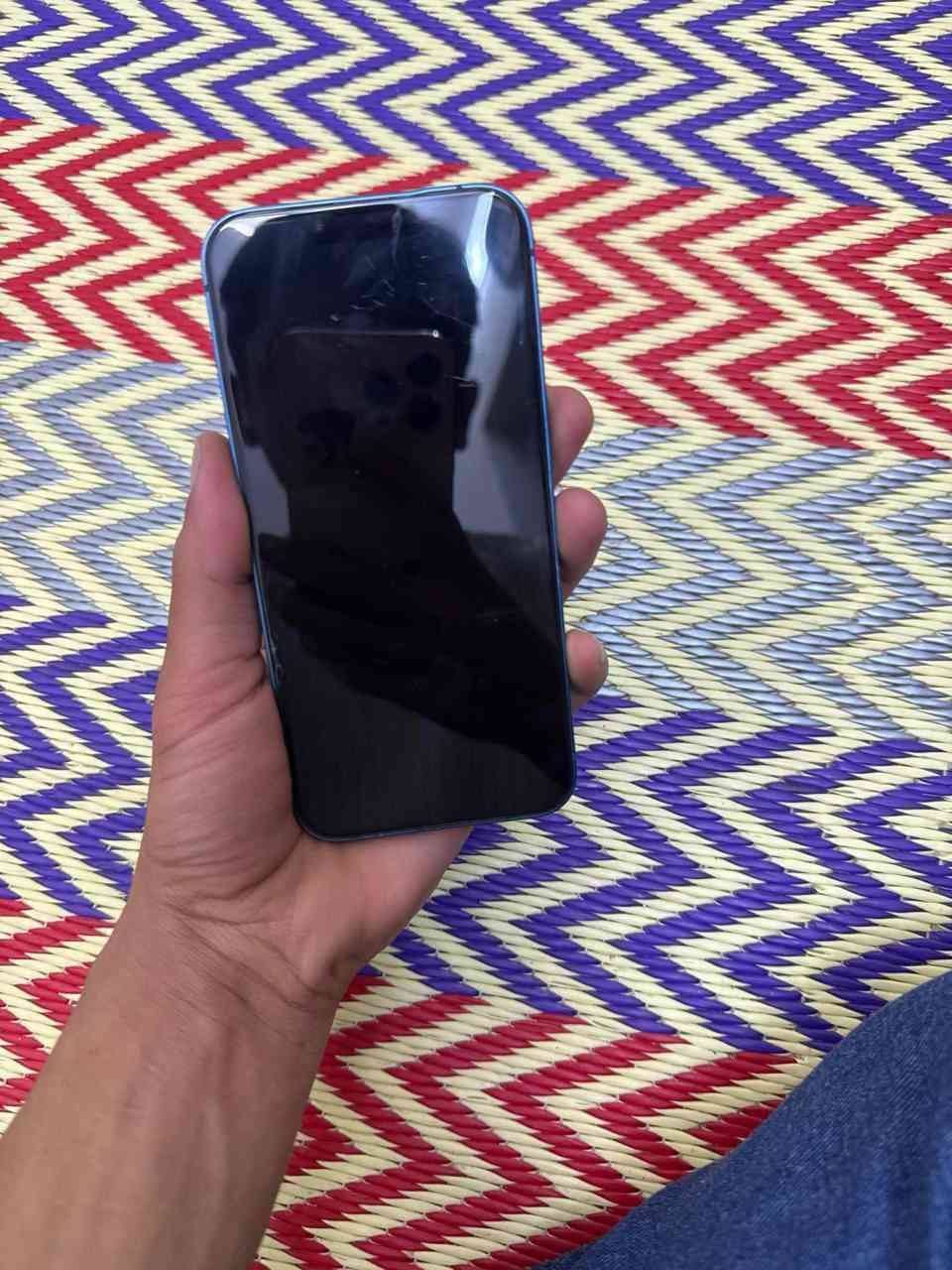 ايفون 13عادي نضيف مال بيت  مبدل شاشة اصلية من ابل باقي تفاصيل بصور  مكاني مدينة شارع الاسفنج يم جامع الحكمة رقمي *********** سعرة 370وبي مجال حك جية
