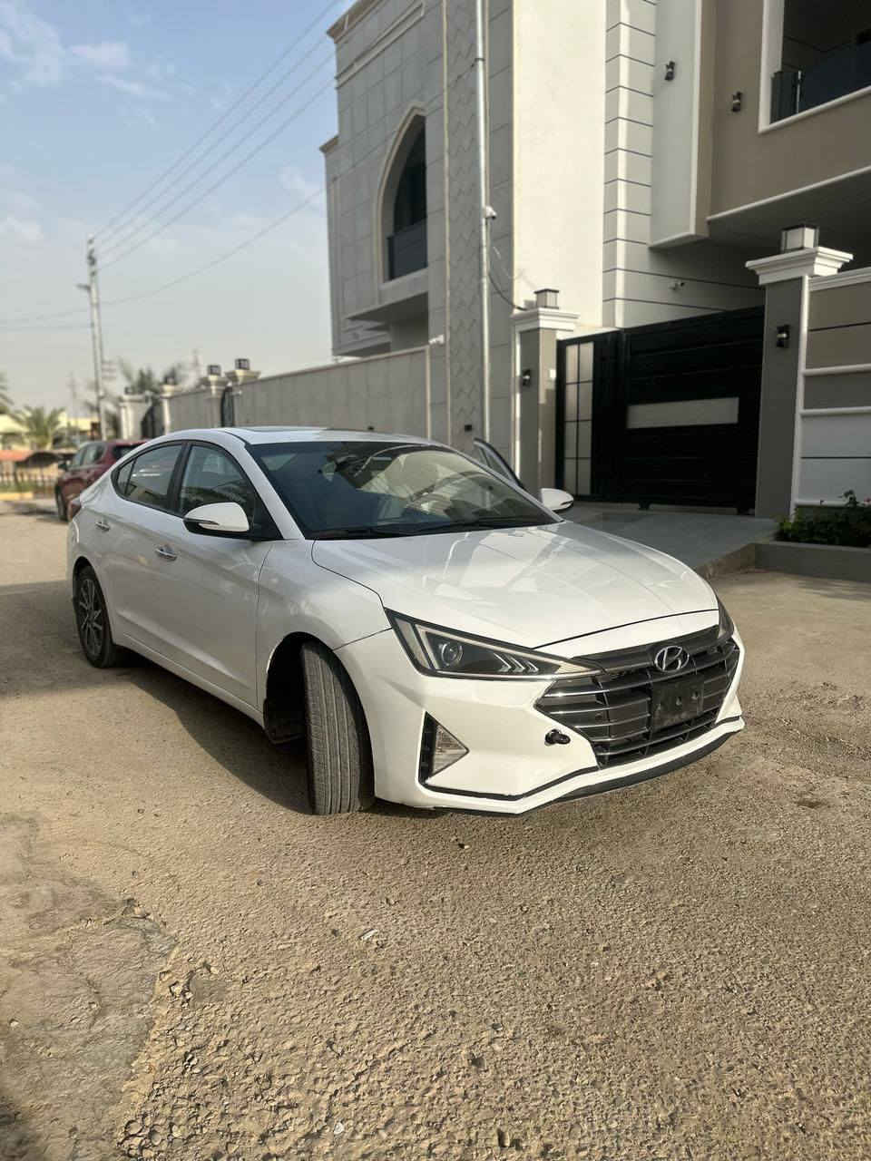 النترا موديل 2020
خليجي فول مواصفات بصمه محرك 2000 سنويه جديده بسمي 
رقم بغداد مكفوله ما عدا بيه جاملغ الامامي بارد فقط سعر 168 مكان سياره بصره زبير رقم هاتف ***********
