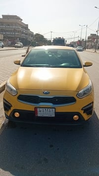 فورتي ١٩للبيع سيارة بدون حادث السيارة غراق بدون نسبه تخم تاير جديد دوش...