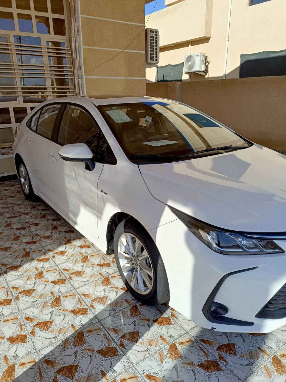 سلام عليكم 
كورلا موديل 24 هايبرد شكل لخليجي 
مكفولة 
فول مواصفات كشانه جلد وكهرباء 
ماشيه 52
محرك 1800
سياره جديده 
سعر 152
مكان الانبار الكرمه 
***********
