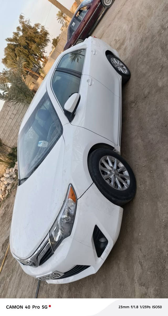 السلام عليكم
كامري للبيع 2012 مكينه جديده كير كفاله بيها قطعه وحده صبغ 
تواصل ***********
