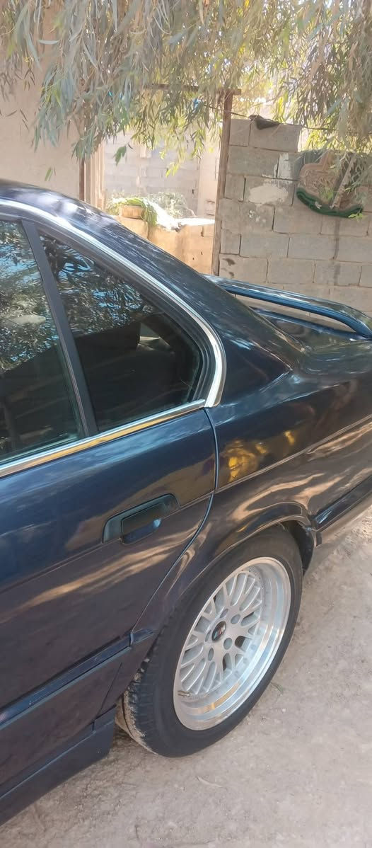 BMW 1991

رقم بغداد دولي مكاني كربلاء سنويه 2029

حجم 525

حادث چوملغ خلفي مصبوغه عام للجماليه

كهربائيات كله شغاله بلادي 

محرك بلادي وضع شركه ما عوزه ولا برغي ترايك للشمال 
كير اتوماتيك وضع شركه 

تخم تاير جديد 

سعر 65 

استفسار ***********
