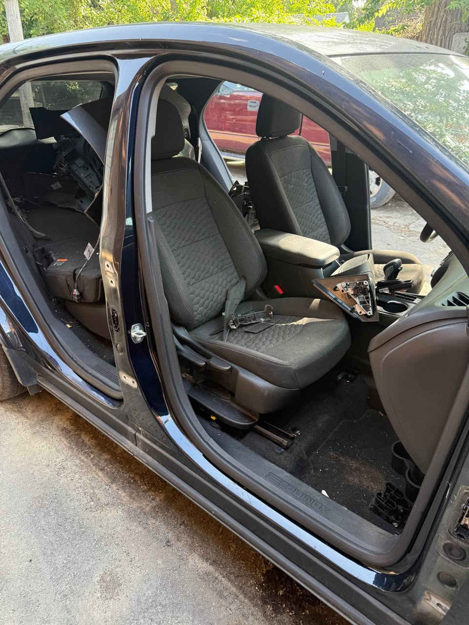 Part out 2021 Chevy equinox  
Paint code 328E Dearborn Heights, MI


**إذا كنت صاحب هذا الإعلان وتريد حذفه لأي سبب، رجاءا أرسل رسالة إلى الدعم الفني**