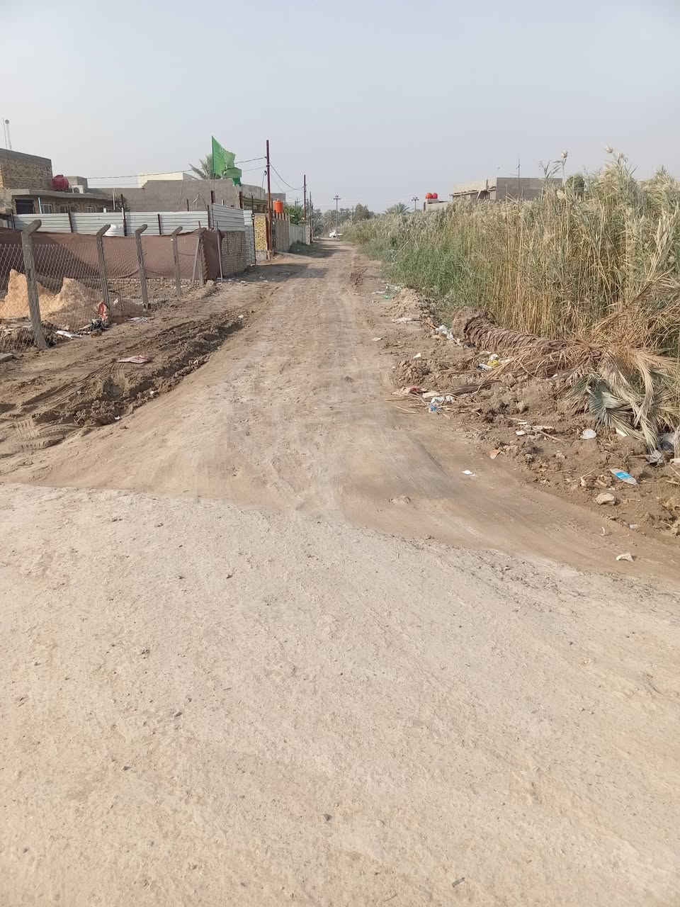 السلام عليكم قطعة أرض للبيع مساحه 200متر طابو زراعي سند 25 هور حجاب قريبه كلش على التبليط خدمات ماء كهرباء ***********
