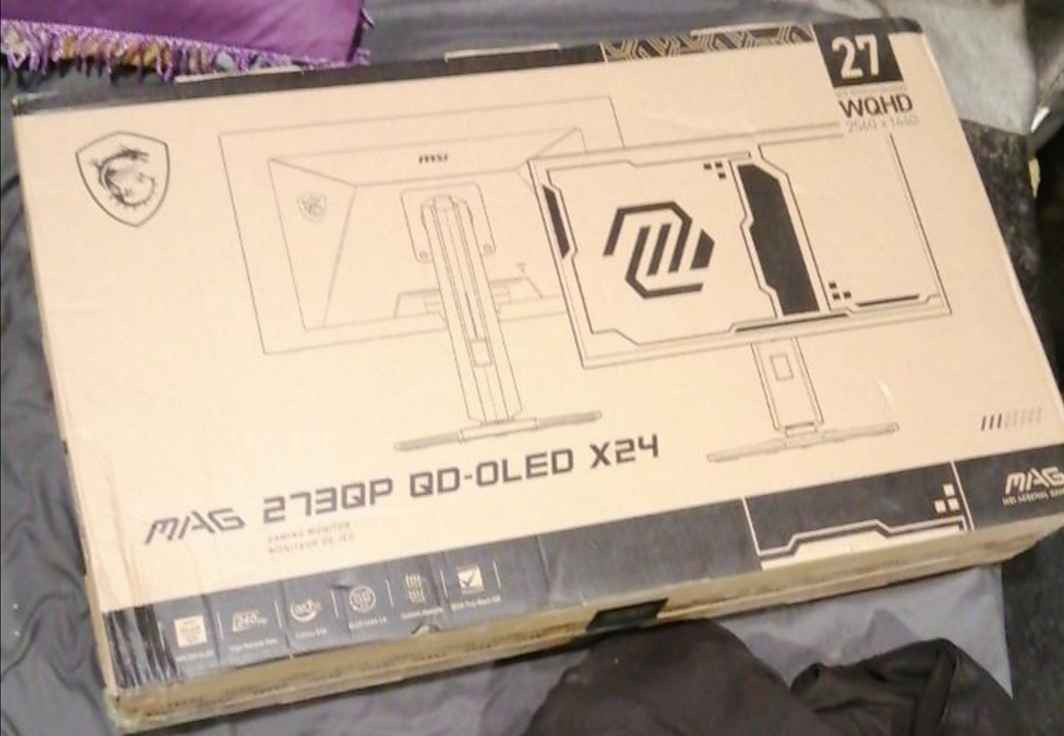 السلام عليكم

شاشة اوليد MSI 
مواصفات
حجم الشاشة 27
2k 
240 فريم
HDR 1000 Nits او HDR 400 سواد حقيقي
بيها هواي مواصفات ثانية

شاشة جديدة وبالعافية على الياخذها

كامل ملحقات الشاشة موجوده
الشاشة استعمال قليل جدا اقل من شهر اخذتها وصل الشراء موجود وضمان 6 اشهر بيها

سبب البيع شراء تجميعة
السعر 660 شامل اجور التوصيل والسعر قفل 
توصيل موجود لجميع المحافظات
مكان واسط
*********** بغداد, العراق
