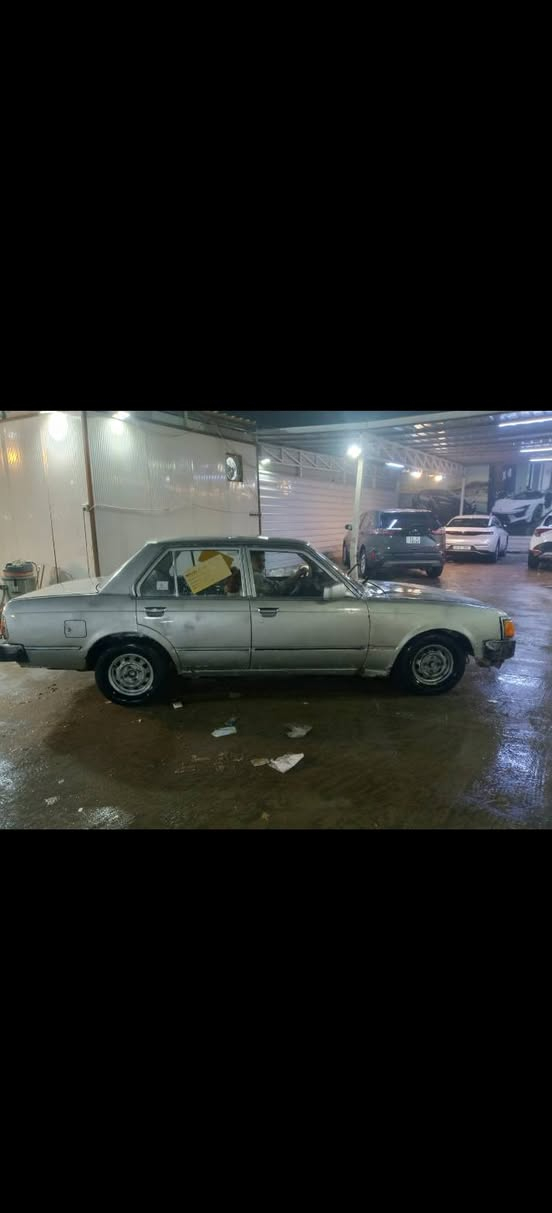 سلام عليكم كرونه للبيع موديل 1981 مكينة وكير بلاد جدد خير من الله  الله شاهد السيارة نكرة باي وقت تخم تاير كير اكسل تبريد شغال بس غاز رقم بغداد صدامي السعر ٢٠ (20)وبيها مجال حك الجية مكان السيارة بغداد الكاضمية للاستفسار ***********
