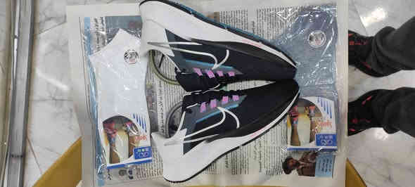 ماستر كوالتي🔥فول نضافة 💯👌
قياس 41 طول القدم 26 سانتيم 
   توصيل متوفر لكل المحافظات 🚕🛵 ب5 الف فقط  
                                صنع ڤيتنامي ✅🔥
  للاستفسار واتساب او خاص ماسنجر ***********
