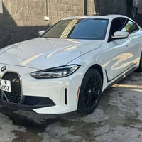 بي ام دبليو i4 • كهرباء • ٥٠٠ كم