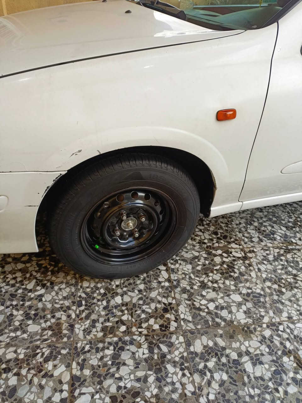 السلام عليكم تايرات 14جدد التواصل ع الخاص او الرقم السعر 75الف اربع تايرات الرقم ***********
