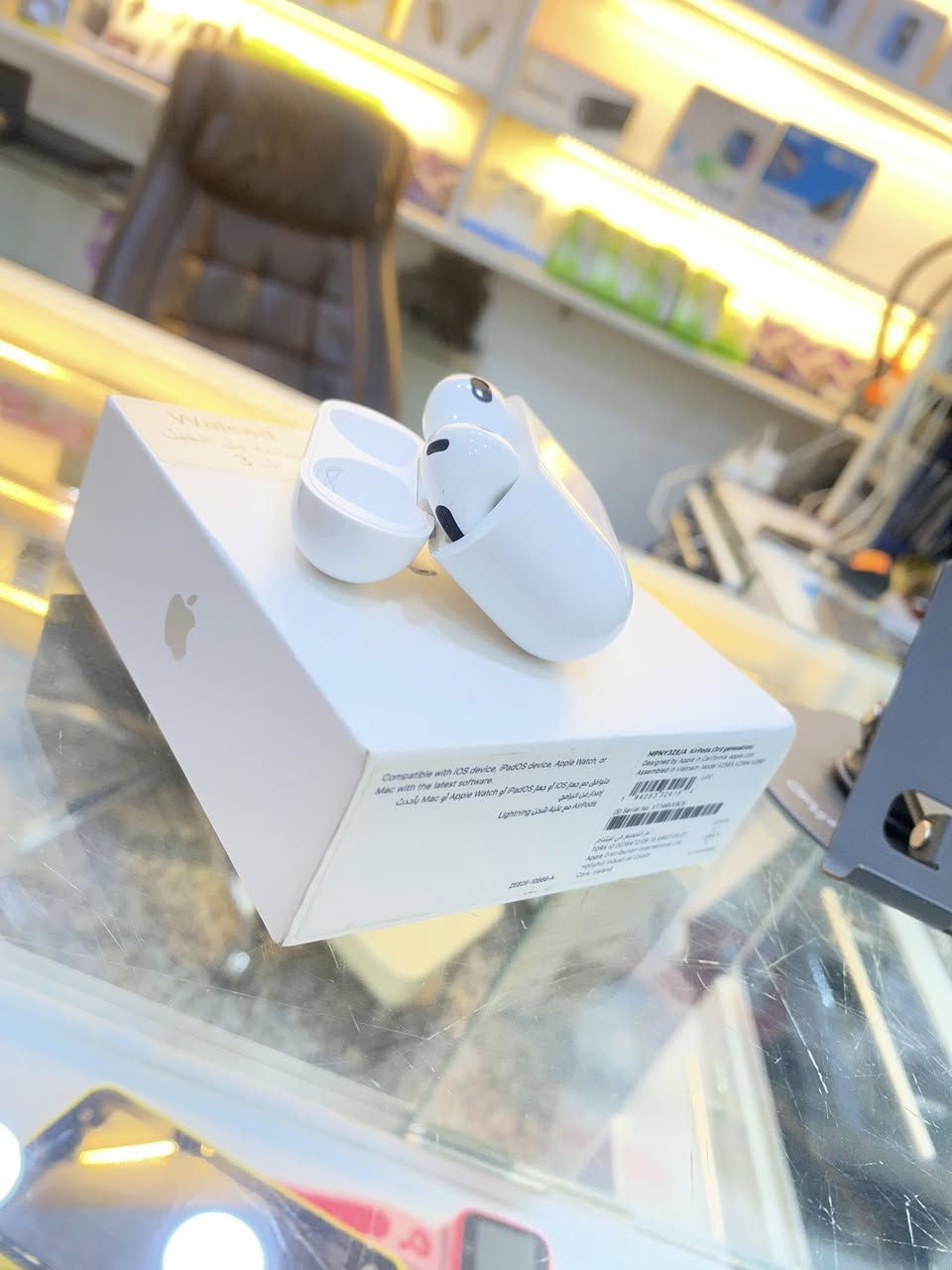 سلام عليكم سماعة ايربود جيل 3 اصدار الجديد بعدهي بل ضمان صوت فول مخابرة فول كلشي مابيهة السعر 125 الف مكاني بغداد الحسينية رقم ***********
توصيل موجود
