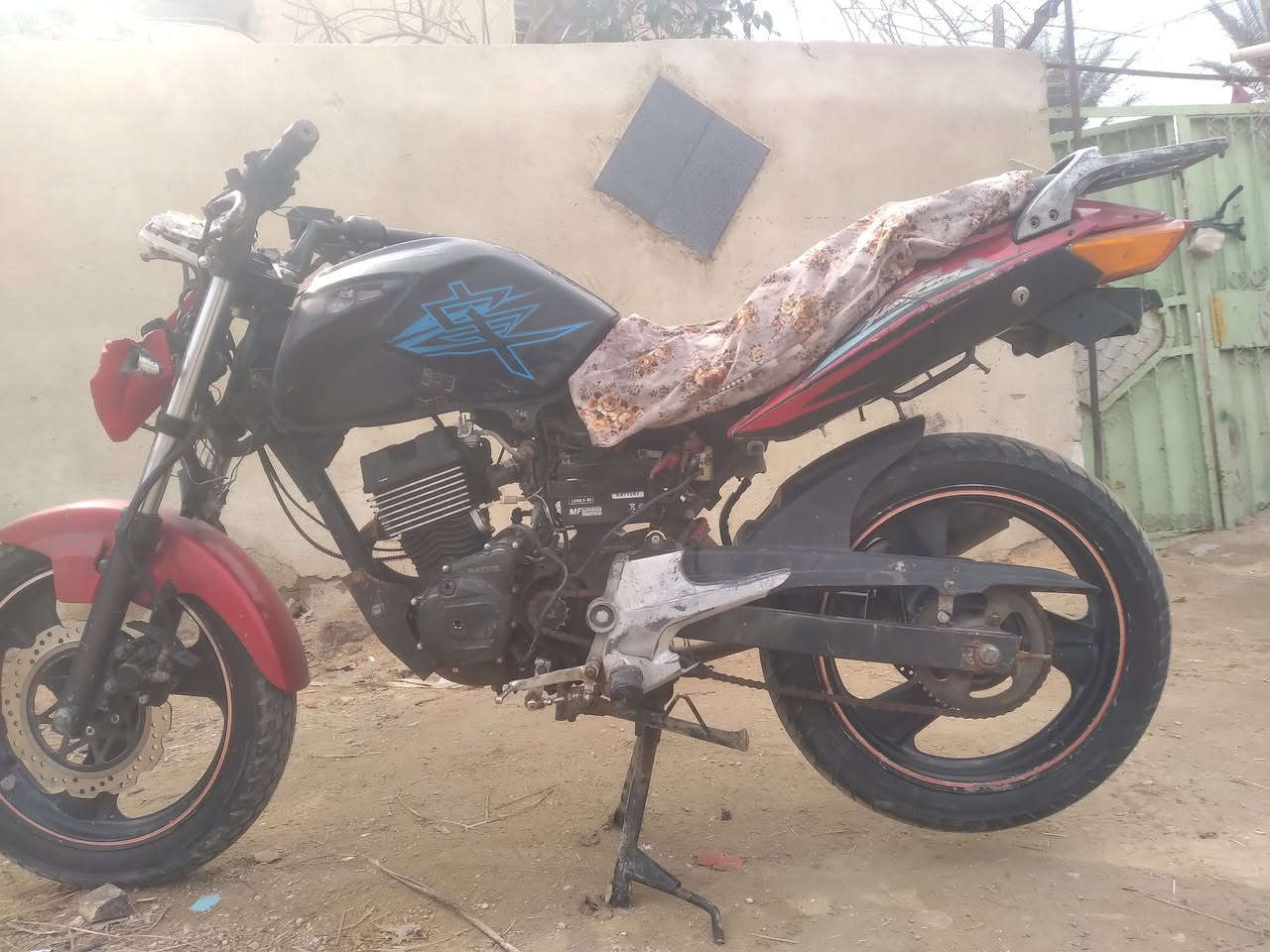 السلام عليكم دراجا البيع كلك مديل ٢١ دراجا خير من الله شلعه معدل مكينه شرط ١٤٠ المكان كربلاء البرهيميه السعر ٢٥٠ الرقم ***********
