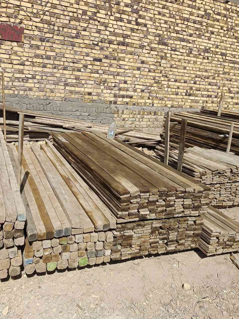 قالب خشب للبيع نضيف العدد 11 مكعب اونص مكاني حله للاستفسار ***********
