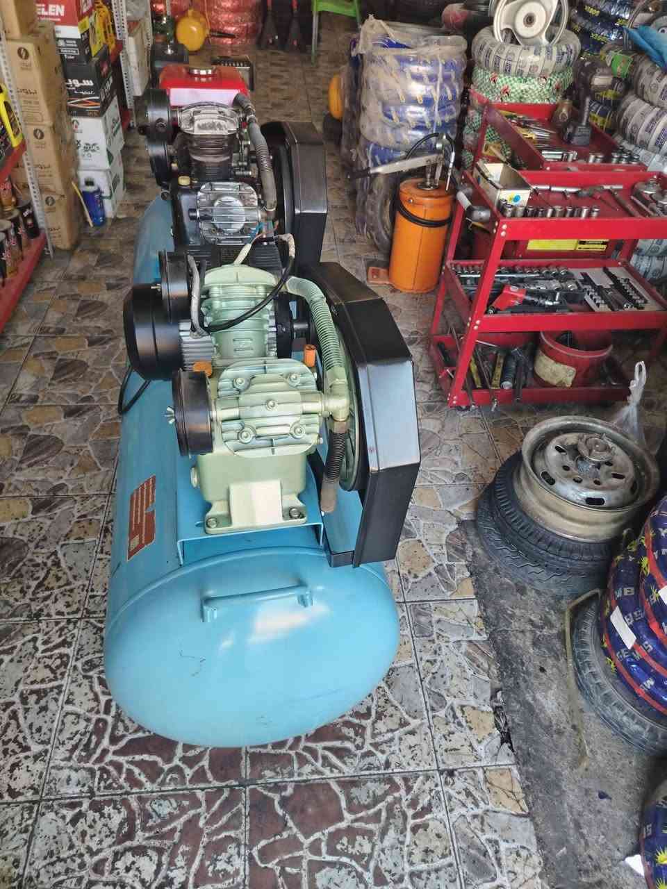 سلام عليكم
كمبريسر سنكل
الهسوه خطين كهربائي وبنزين منفصل
نضيف جدآ
مال محل حجمه ٣٢٠
شغله كلشي حلو
اليحب يتصل ***********
