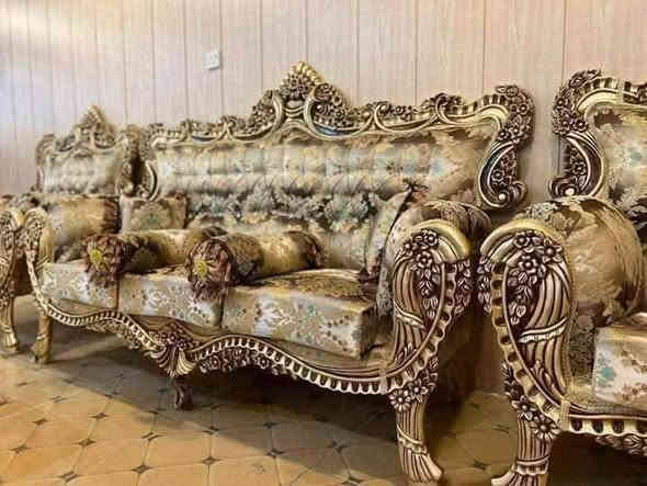 🌟 موديل الرونق الأصلي - مع خدمة نقل مجانية! 🌟

✨ السعر: 750 الف دينار مع نقل مجاني! 🚚

🚛 لماذا النقل هو الأفضل؟

توفير الوقت والجهد: نوصل لك الأثاث حتى باب بيتك دون أي تكلفة إضافية.
راحة البال: نعتني بكل تفاصيل النقل لضمان وصول المنتج بحالة ممتازة.
سهولة الطلب: استمتع بتجربة شراء سلسة ومريحة.
🪑 خشب جوز متين وإسفنج سوفت طبي ضغط عالي لراحة تدوم.

🛡 ضمان 5 سنوات يعكس ثقتنا في جودة منتجاتنا.

📍 العنوان: الشركة، سليمانية
📞 للحجز: ***********

💥 احصل على الفخامة والراحة مع خدمة النقل المجانية - اتصل الآن!
