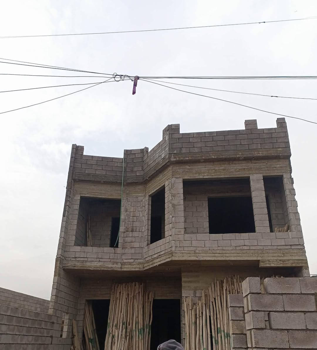 السلام عليكم ابو يزن البنا من الموصل شغل هندسه رقم واحد شرط هذا رقمي ***********//***********
