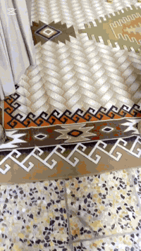 السلام عليكم بيت للبيع في منطقه الحميديه مساحه 100متر مربع للاستفسار أكثر اتصال علئ هاذا الرقم ***********
