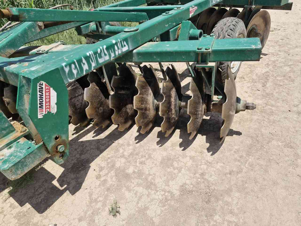 للبيع دسك حجم 24صاج  مشتغل موسم واحد عنوان واسط الزبيديه سعره 7500 ***********
***********
