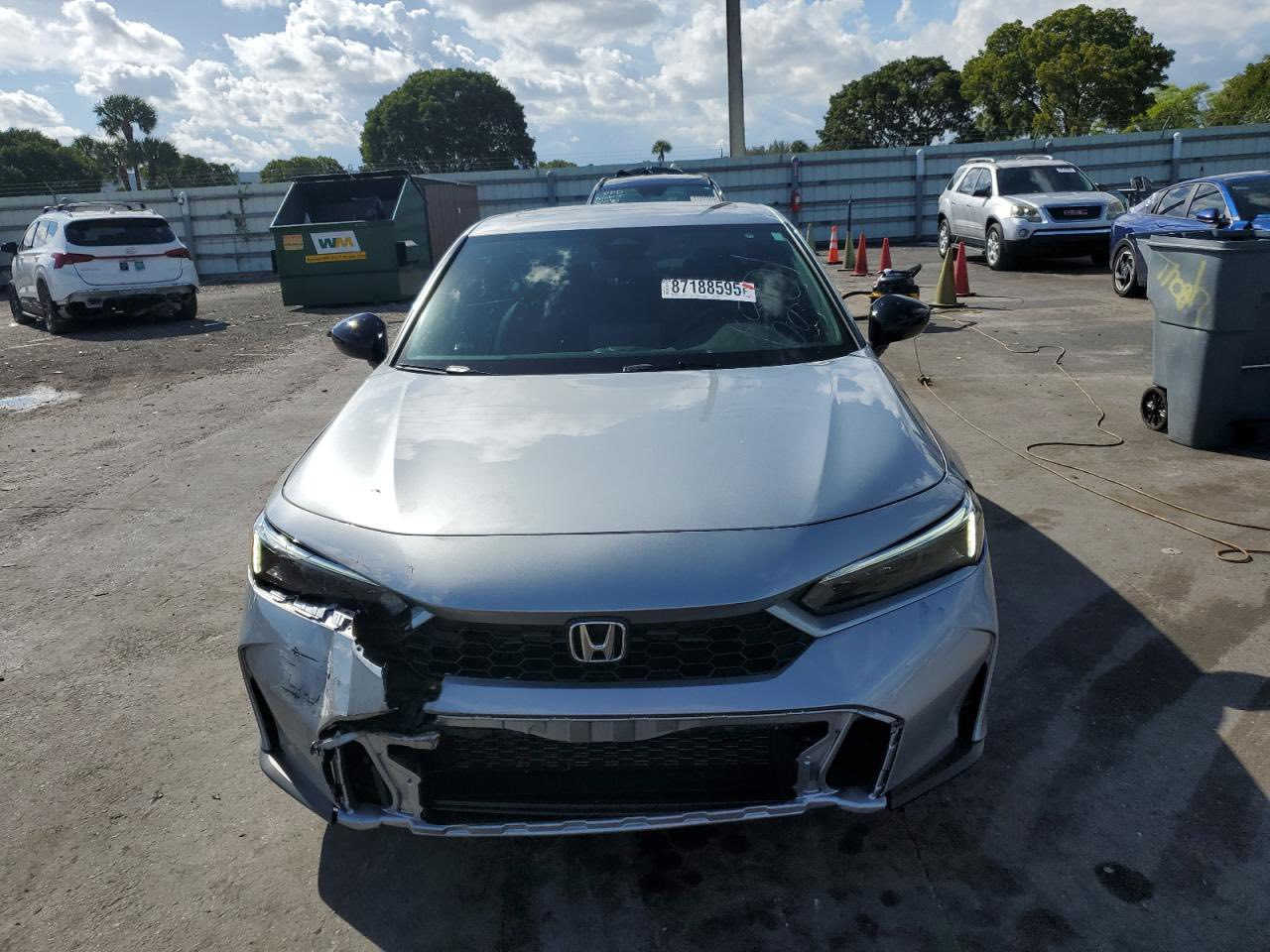 السلام عليكم
للبيع هوندا سيفيك 2025 

موعد الوصول 2/25 

تستلم واصل للحره ب 135 ورقه 

للاستفسار ***********
