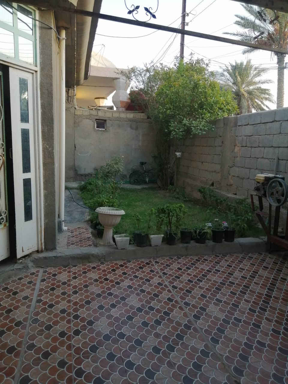 للبيع بيت طابو ملك صرف مساحة 260 م في حي عرار مقابل مجمع الاخوين للاستفسار عن السعر وباقي التفاصيل خاص او الاتصال بالرقم ***********
