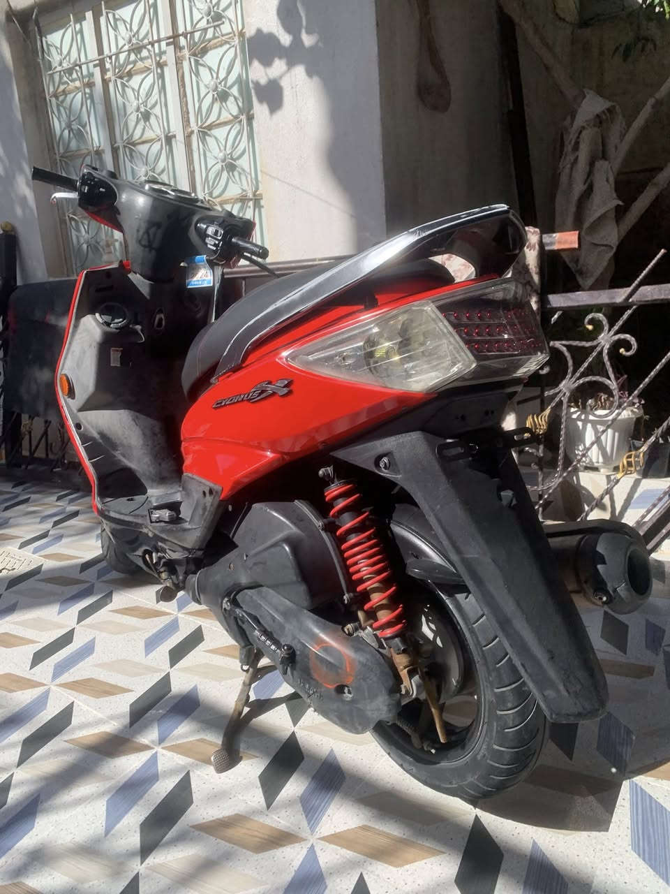 سكنس فحـل نوزل للبيع فقط 
دراجه نوزل خطين مكفوله كفاله عامه
لا تنقيص ولا تبخير كامله مكمله ع اخره حبايه
مال جناي بيها فلاوين رياضي موديل 2011
السعـر 850 وبيها مجال 
***********
للاستفسار
