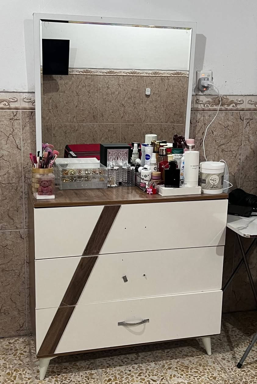 بنات هاي الغرفة للبيع سعرها ١٥٠ الف وبيها مجال شويه


**إذا كنت صاحب هذا الإعلان وتريد حذفه لأي سبب، رجاءا أرسل رسالة إلى الدعم الفني**