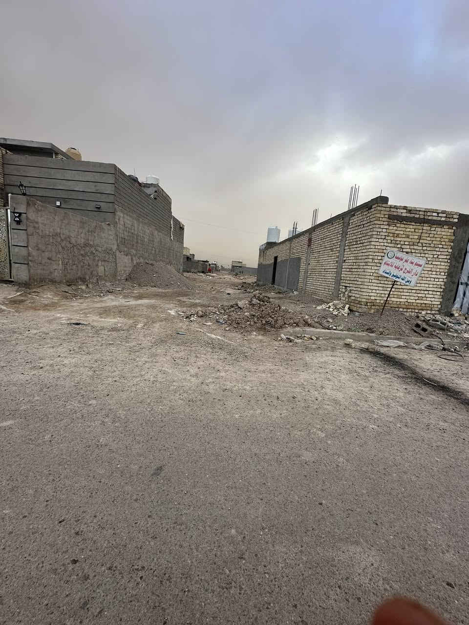 يالله سلام عليكم قطعه ارض البيع المساحه ١٠٠متر واجهه ٥ونزال ٢٠ تتوفر مي كهرباء الفرع مشمول بالخدمات العنوان الحميديه شارع سيد عوده فرع موسسه الفرح اليتام السعر ب٨وبيهه مجال ***********
