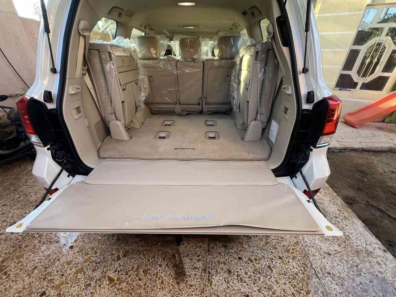 سلام عليكم للبيع لاندكروزر VXS 2020سياره زيرو بوضع الوكاله سياره مواصفات ساز SASاعلى فئه سياره كشنات تدفئه تبريد خزن ميموري ستيرن كهربائ سماعات دمام JBAL سيارت رادارات حساسات جنطه كهربائيه جكات نضام سبورت سياقه ذاتيه سياره ماشيه ٣٩الف اي استفسار اتصل عل رقم ‭

‭٠٧٨٢ ٤٩٦ ٦٧٣٦‬
