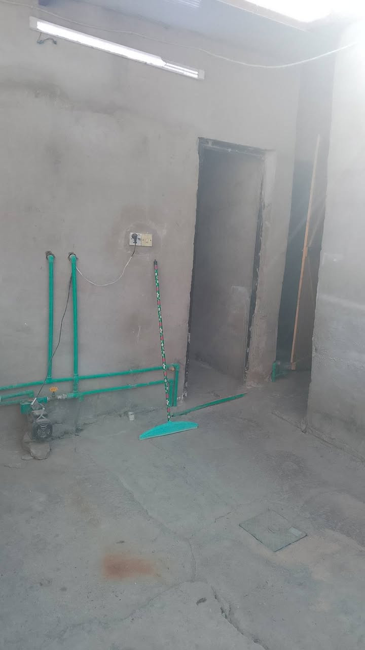 بيت تجاوز للبيع
مكان الزعفرانيه 
سعره ٢٣ 
مساحته ١٠٠ متر 
استقبال 
و٣ غرف 
طرمه وحمام ومطبخ 
***********
