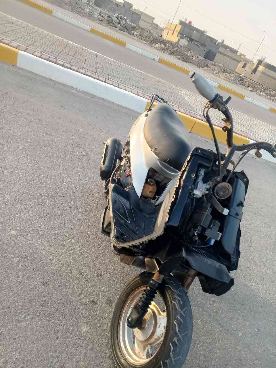 سلام عليكم  بيجي فحل للبيع فول نهضه ومعدل صفر جاج اشاير بكلايتات شغاله كلشي شغال بيه دراجه نضيفه حالين حربيه قبل جم يوم حربته غراضه موجوده سعر 260 وبيه مجال للطيبين  مو شراي لاتعبني ‏‪***********‬‏رقمي متواجد عل فيس
