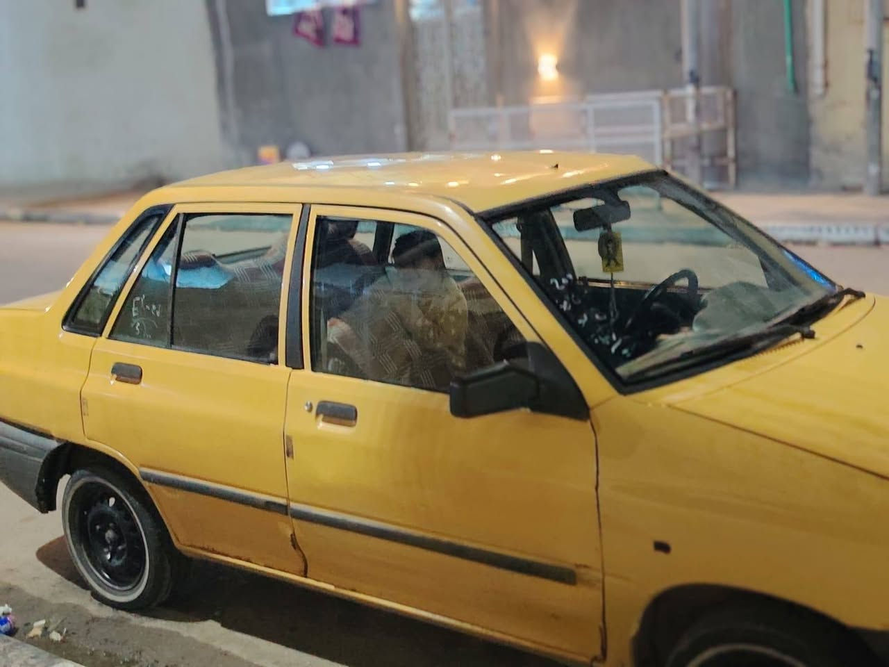 السلام عليكم سايبه 14 سياره نضيفه ومرتبه بسمنه بصره سعر 22 اوبيه مجال سياره جاهزه  الشراي يدلل ***********
