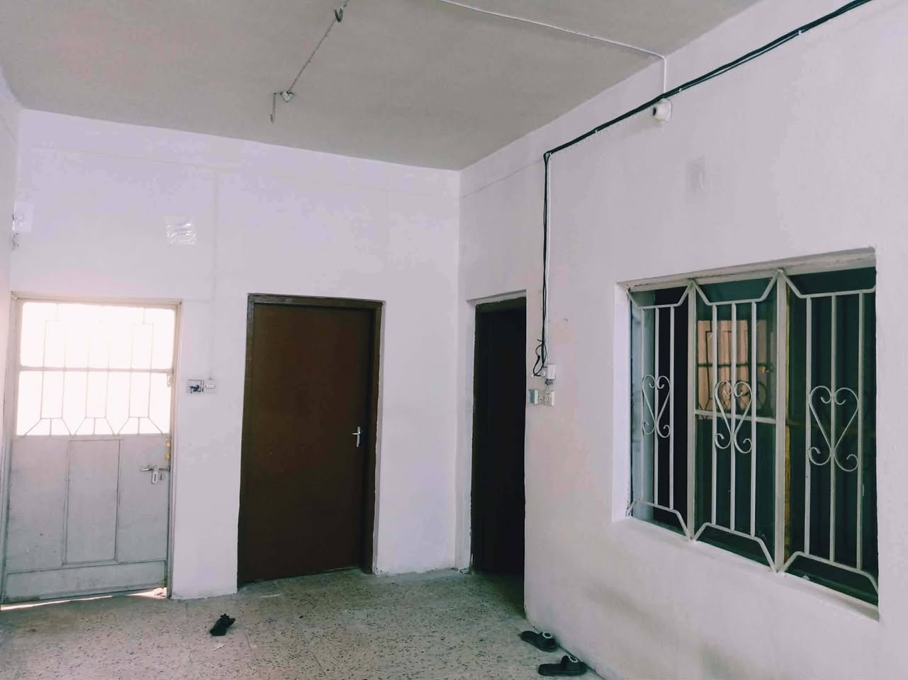 السلام عليكم ورحمة الله
بيت للبيع مساحته ٢٠٥ متر 
طابو صرف بسمي البيت 
جاهز ومرتب وجبير 
منطقة سيد حسين 
السعر ١٣٥ بيه مجال 
***********
