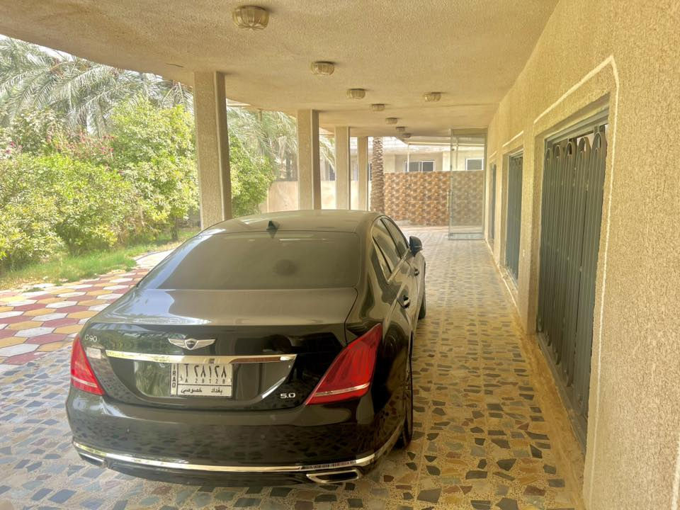 سلام عليكم جنسسز g90للبيع السياره جديده مال بيت ماشيه ٥٥كم اعلى مواصفات العنوان بغداد لستفسار ***********
