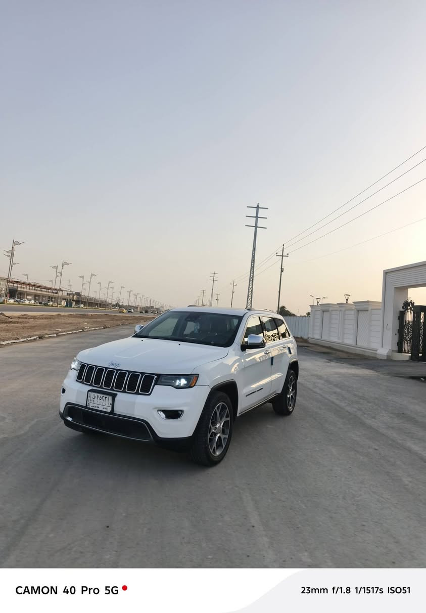 للبيع: جيب لمتيد 2019 وارد أمريكي
🔹  موديل: 2019
🔹 الوارد: أمريكي
🔹 العداد: 89,000 ميل
🔹 السيارة: بحالة ممتازة و صبغ  3 قطع
🔹 المواصفات:
بانوراما واسعة
جنطة كهرباء
خزن كهربائي
كشن حار بارد 
مقاعد ميموري
رادار + حساسات أمامي وخلفي
شاشة ديجيتال
نظام توقف ذاتي
تكييف أمامي وخلفي بارد وساخن
فول مواصفات
💰 السعر المطلوب: 20,900 دولار
📍 المكان: بسماية / الصويرة
📞 للاستفسار: ***********
