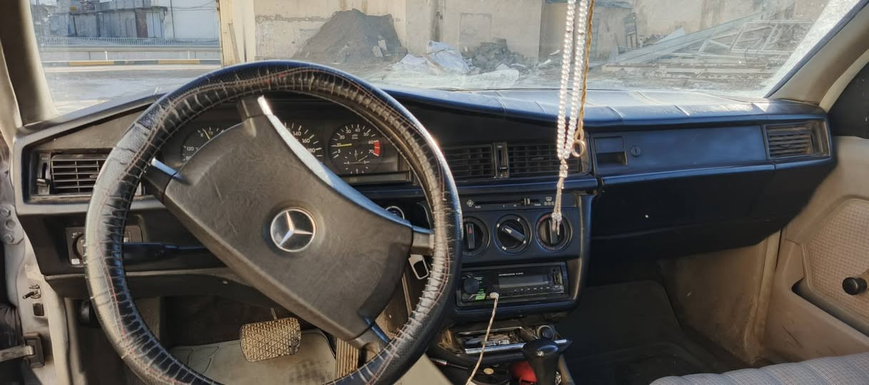 السلام عليكم
مارسدس 190 طيارين موديل 89 
صبغ عام اثر تقحيل بدون اي ضرر 
السيارة مكينة و كير شرط 
شرط الوكالة و التحويل
شرعيها بالموصل
السيارة نظيفة و جاهزة 
نقد فقط بدون اقساط و تراهم مراوس اذا سيارة نظيفة

السيارة احلى من الصور بهواي 

***********
***********
