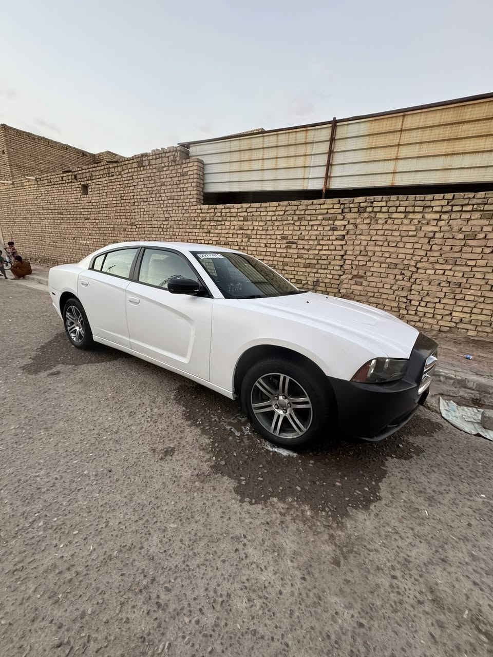 سلام عليكم 
جارجر موديل 2011
رقم اربيل بسمي 
سياره جاهزه على آخر حبايه خير من الله
مكينه كير اكسل حداديه تخم تاير كله جاهز 
كير ماوس 
شاشه جبيره 
عينه 260
كلاصات حار وبارد 
شفتات ستيرن
تشغيل عن بعد 
السياره مغلفه كلها فابلون طافي 
بيها 3 قطع فتح بدون دواخل 
مكان السياره ميسان العماره
 
…… سعرها 145 وبيها مجال

***********
