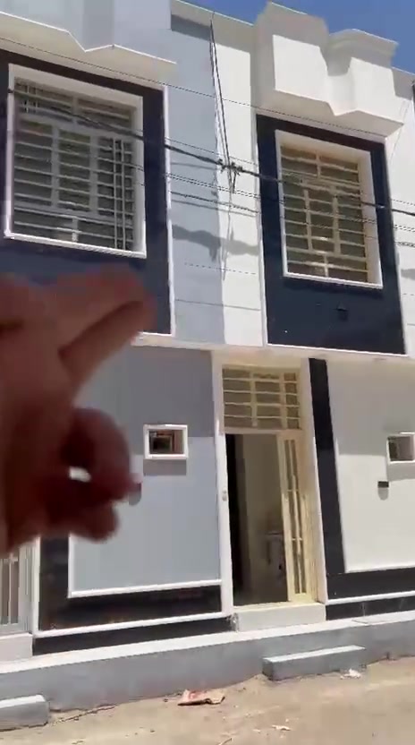 بسم الله الرحمن الرحيم بيت 🏠 للبيع مو اجار 
بيت ٥٠متر طابق ونص  2 غرف نوم  لبيت طابوك 
بنا درجه اولى 
 جميع الخدمات متوفره ماء كهرباء مجار
موقع حي ذلفقار سايدين مال جاير  يبعد عن الامام 2 كيلو
سند 25 اقرار محكمة 

 يصلح حسينيه للزوار او سكن 
للاستفسار الاتصال على الارقام التالية
*********** واتساب. 
*********** منذر الدفاعي
